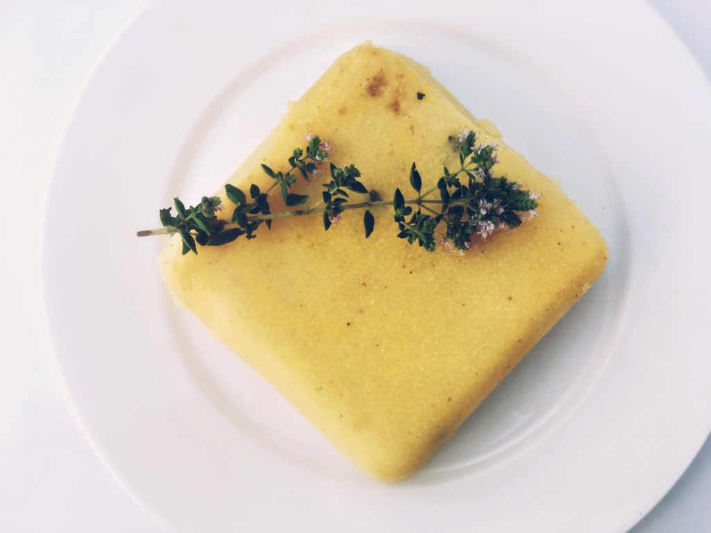 NAPFGAREN: Polenta mit Gemüse, Rosmarin und Parmesan - Die Dampfgarerin